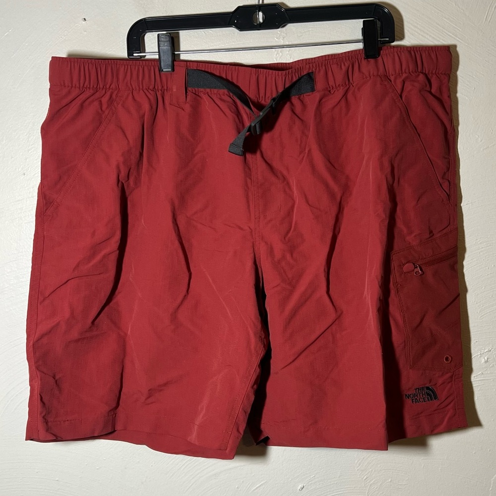 North Face Class V Belted Cargo Trunks Men’s XXL Red UPF Hiking Shorts